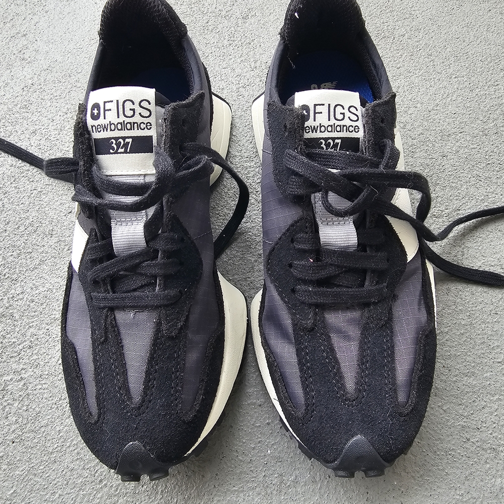 New Balance Figs 327 Black and White Women's Shoes, Size 5.5 Never Worn
